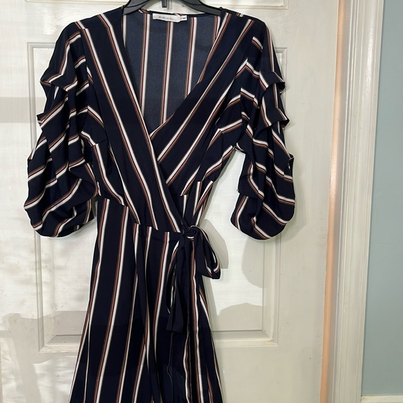 Wrap tie dress - Picture 1 of 4